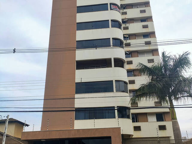 #755 - Apartamento para Venda em Arapongas - PR - 2